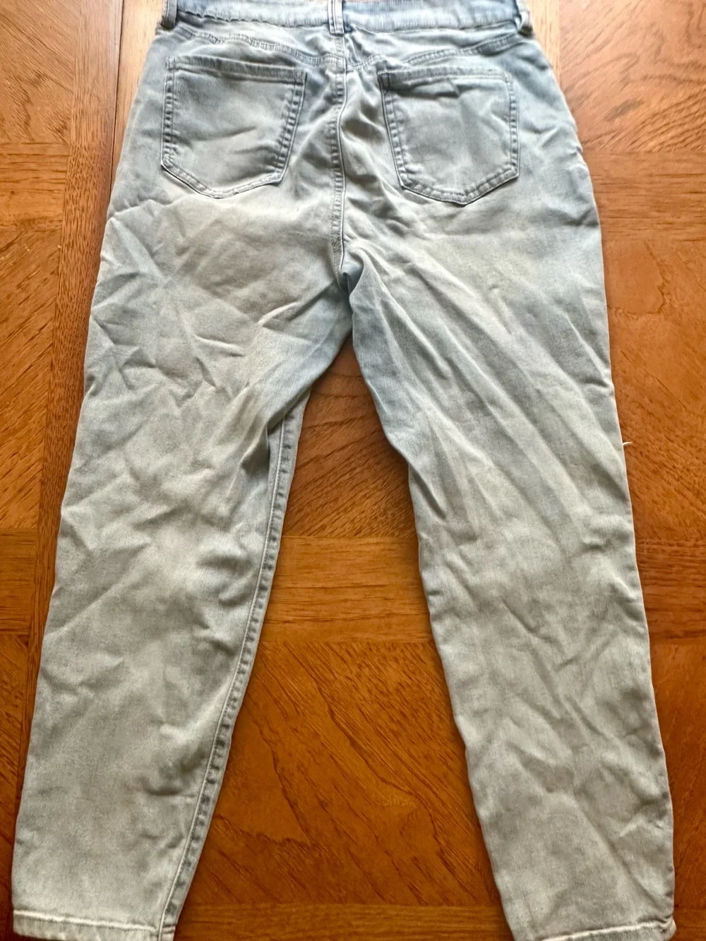 Refuge Light Wash Distressed Jeans - Size 8